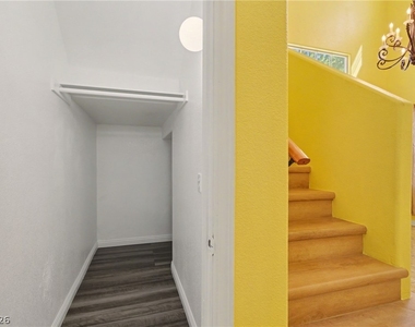 7929 Dana Maple Court - Photo Thumbnail 11