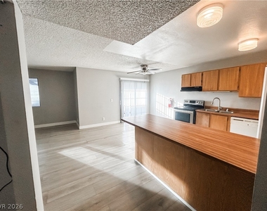 1305 Kari Lee Court - Photo Thumbnail 3