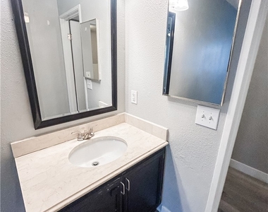 1305 Kari Lee Court - Photo Thumbnail 14
