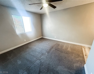 1305 Kari Lee Court - Photo Thumbnail 10