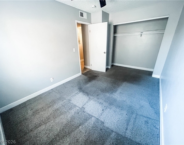 1305 Kari Lee Court - Photo Thumbnail 6
