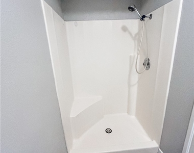 1305 Kari Lee Court - Photo Thumbnail 17