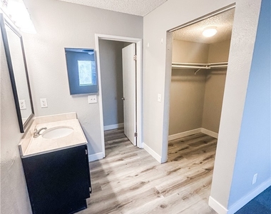 1305 Kari Lee Court - Photo Thumbnail 13