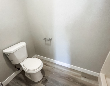 1305 Kari Lee Court - Photo Thumbnail 16