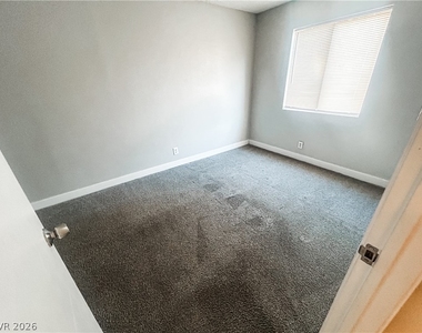 1305 Kari Lee Court - Photo Thumbnail 7