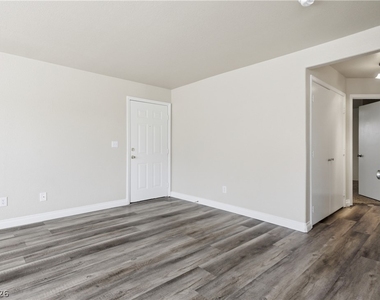 350 S Durango Drive - Photo Thumbnail 5