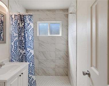180 W New York Avenue - Photo Thumbnail 8