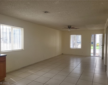 4610 Elk Springs Avenue - Photo Thumbnail 2