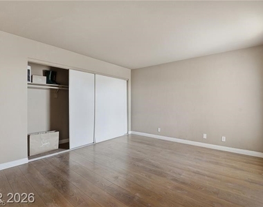 2982 Juniper Hills Boulevard - Photo Thumbnail 16
