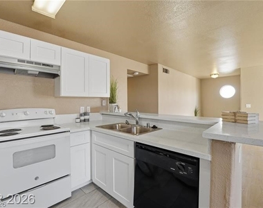 2982 Juniper Hills Boulevard - Photo Thumbnail 6
