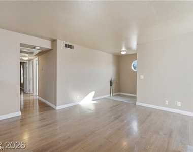 2982 Juniper Hills Boulevard - Photo Thumbnail 12