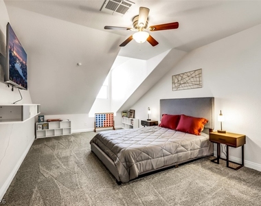 8777 W Maule Avenue - Photo Thumbnail 11