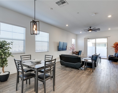209 Coltrane Canyon Avenue - Photo Thumbnail 7
