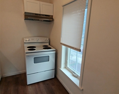 145 Floral Avenue - Photo Thumbnail 15