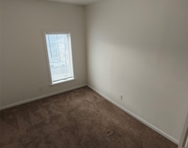 145 Floral Avenue - Photo Thumbnail 8