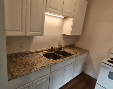 145 Floral Avenue - Photo Thumbnail 14