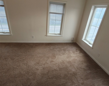 145 Floral Avenue - Photo Thumbnail 3