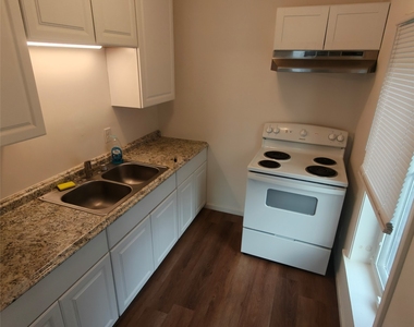 145 Floral Avenue - Photo Thumbnail 13