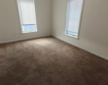 145 Floral Avenue - Photo Thumbnail 9