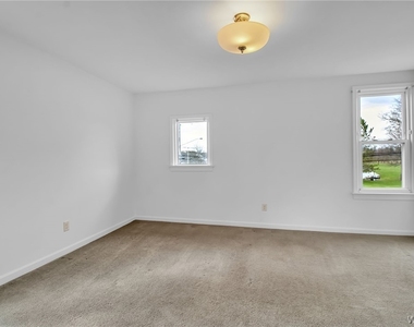 5849 Broadway Street - Photo Thumbnail 12