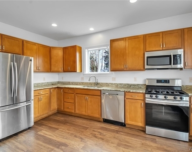 5849 Broadway Street - Photo Thumbnail 7