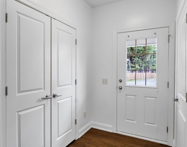 5849 Broadway Street - Photo Thumbnail 11