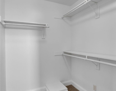 5849 Broadway Street - Photo Thumbnail 18