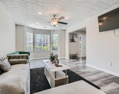 3370 Flagstone Trace - Photo Thumbnail 4