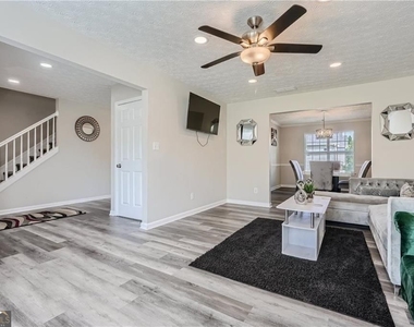 3370 Flagstone Trace - Photo Thumbnail 5