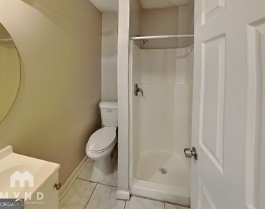 450 Fairburn Road Nw - Photo Thumbnail 12