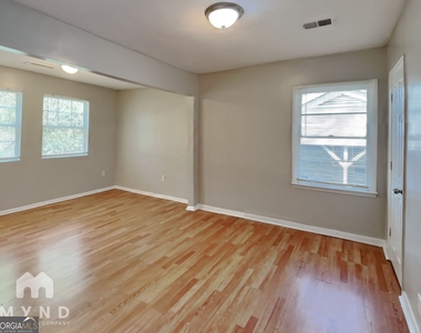 450 Fairburn Road Nw - Photo Thumbnail 5
