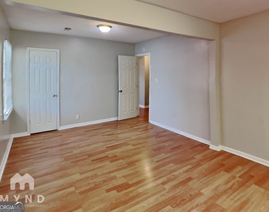 450 Fairburn Road Nw - Photo Thumbnail 6