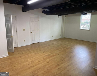 7155 Roswell Road - Photo Thumbnail 22