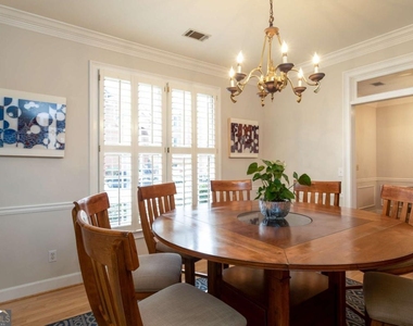 7155 Roswell Road - Photo Thumbnail 14
