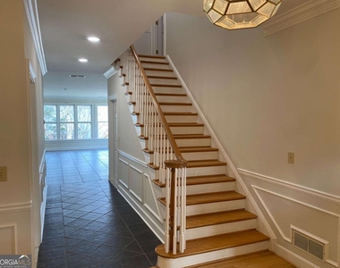 7155 Roswell Road - Photo Thumbnail 31