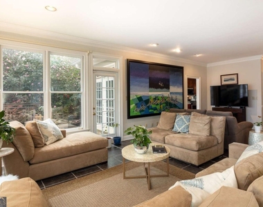 7155 Roswell Road - Photo Thumbnail 12