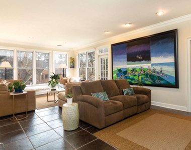 7155 Roswell Road - Photo Thumbnail 11