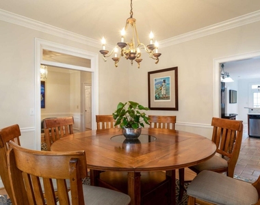 7155 Roswell Road - Photo Thumbnail 13