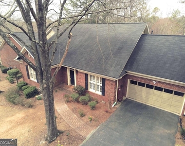 7155 Roswell Road - Photo Thumbnail 1