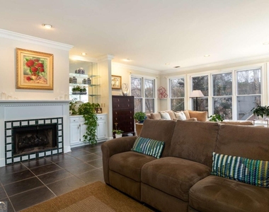 7155 Roswell Road - Photo Thumbnail 8
