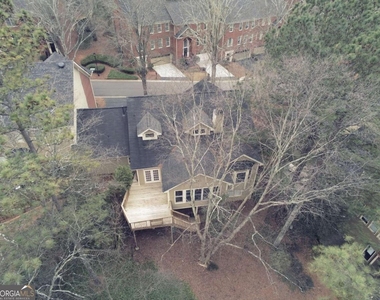 7155 Roswell Road - Photo Thumbnail 3