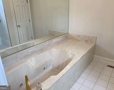 7155 Roswell Road - Photo Thumbnail 29