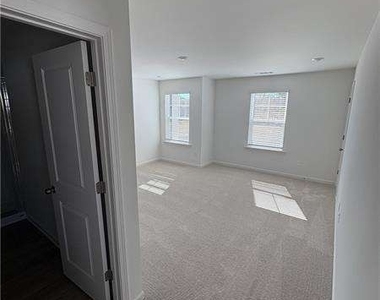 162 Milledge Common Drive - Photo Thumbnail 5