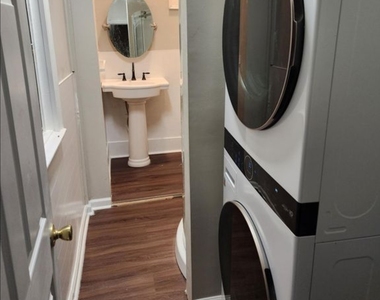 919 Inverness Avenue - Photo Thumbnail 7