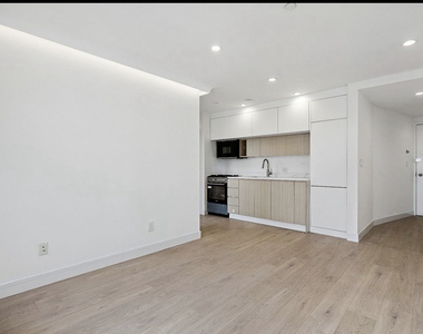 184 Eagle Street - Photo Thumbnail 4