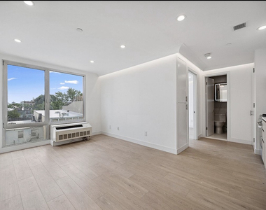 184 Eagle Street - Photo Thumbnail 1