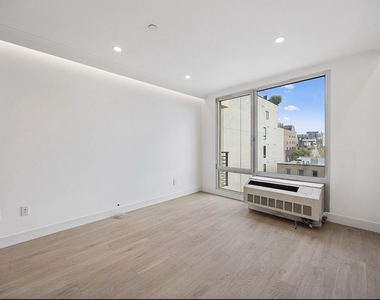 184 Eagle Street - Photo Thumbnail 3