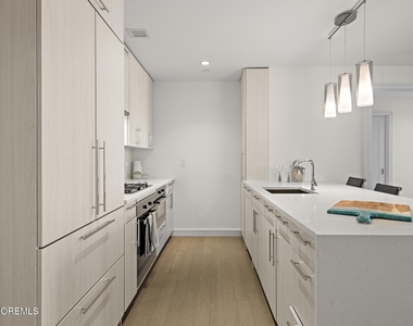 15 Morris Avenue - Photo Thumbnail 8
