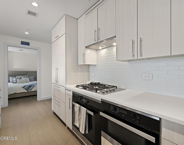 15 Morris Avenue - Photo Thumbnail 10
