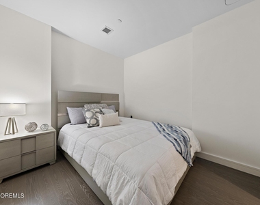 15 Morris Avenue - Photo Thumbnail 21
